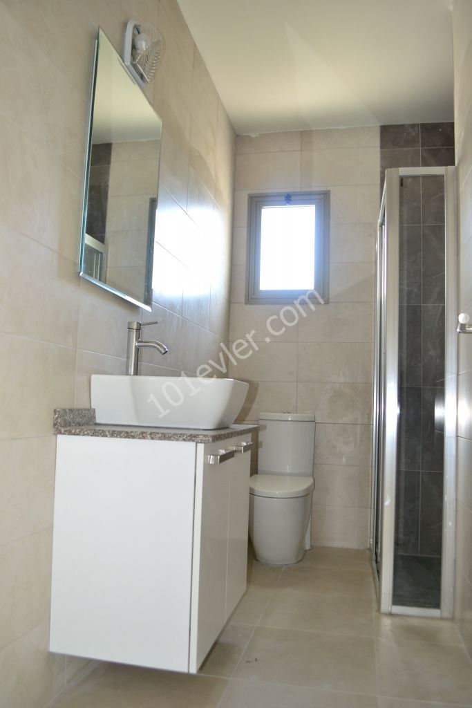 Girne merkezde ( ŞOKMAR) 2+1 yeni daire