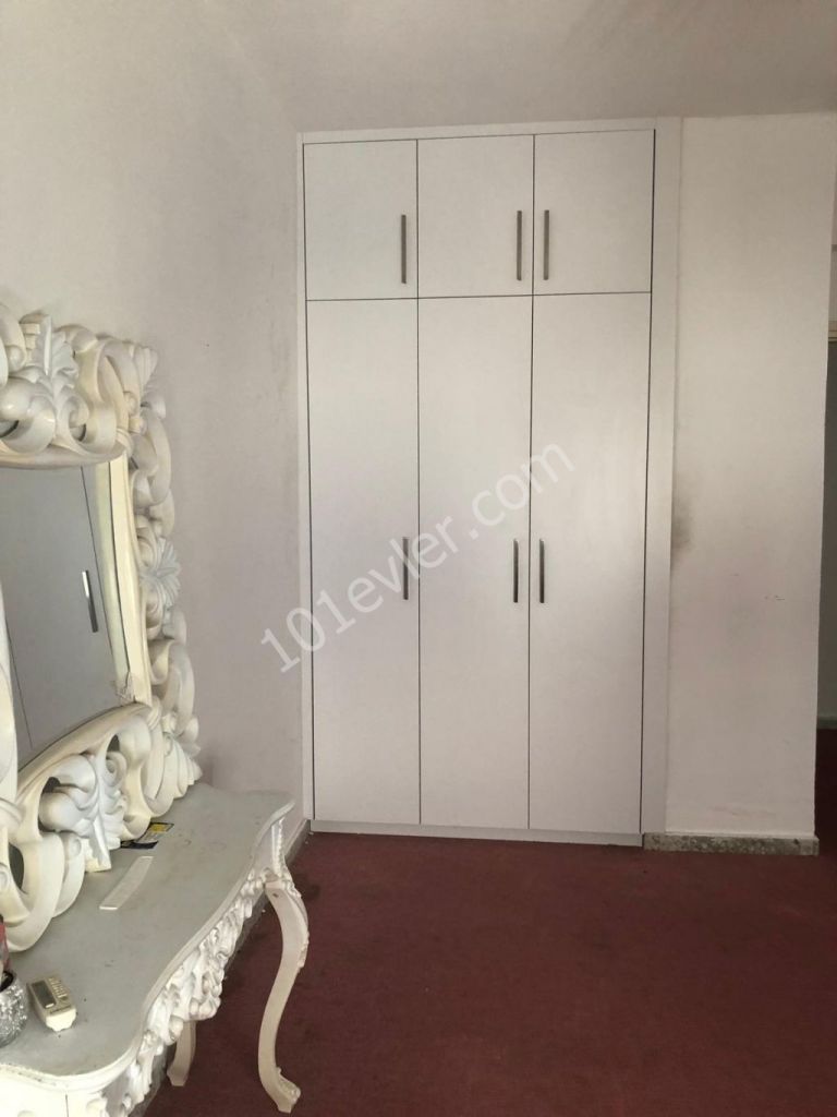 Flat For Sale in Aşağı Girne, Kyrenia