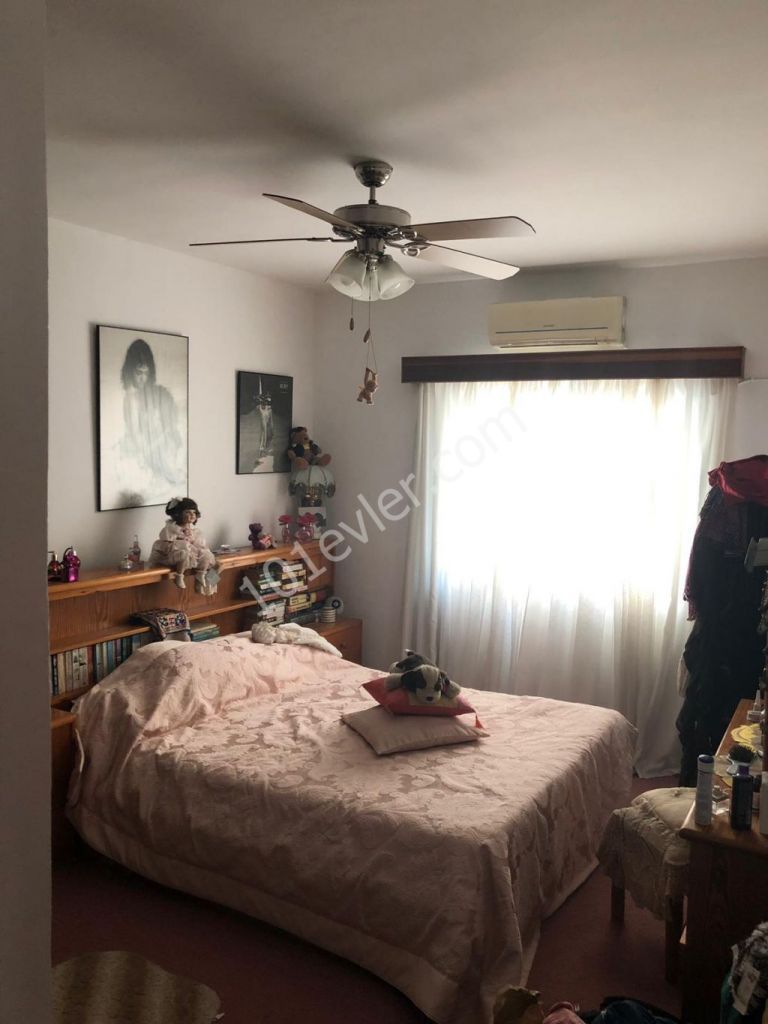 Flat For Sale in Aşağı Girne, Kyrenia