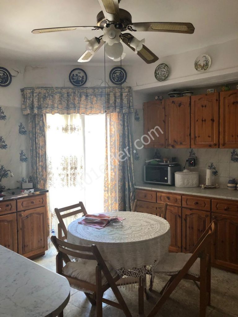 Flat For Sale in Aşağı Girne, Kyrenia