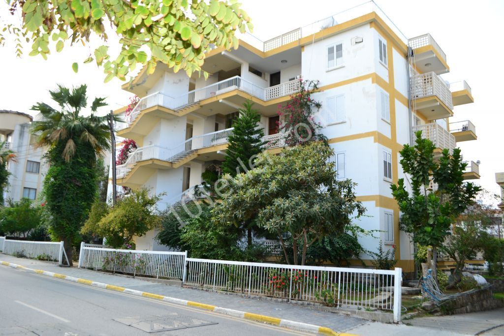 Girne merkezde (KAŞGAR) 2+1 GENİŞ daire/ 150 m2