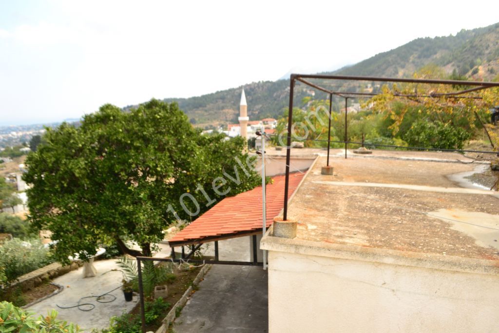 Detached House For Sale in Lapta, Kyrenia