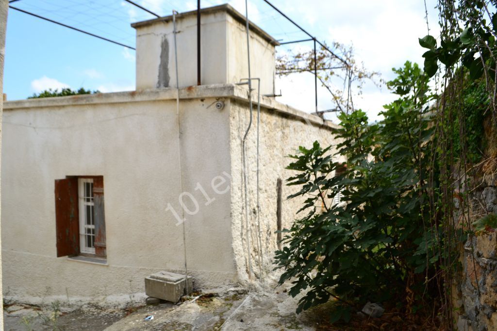 Detached House For Sale in Lapta, Kyrenia