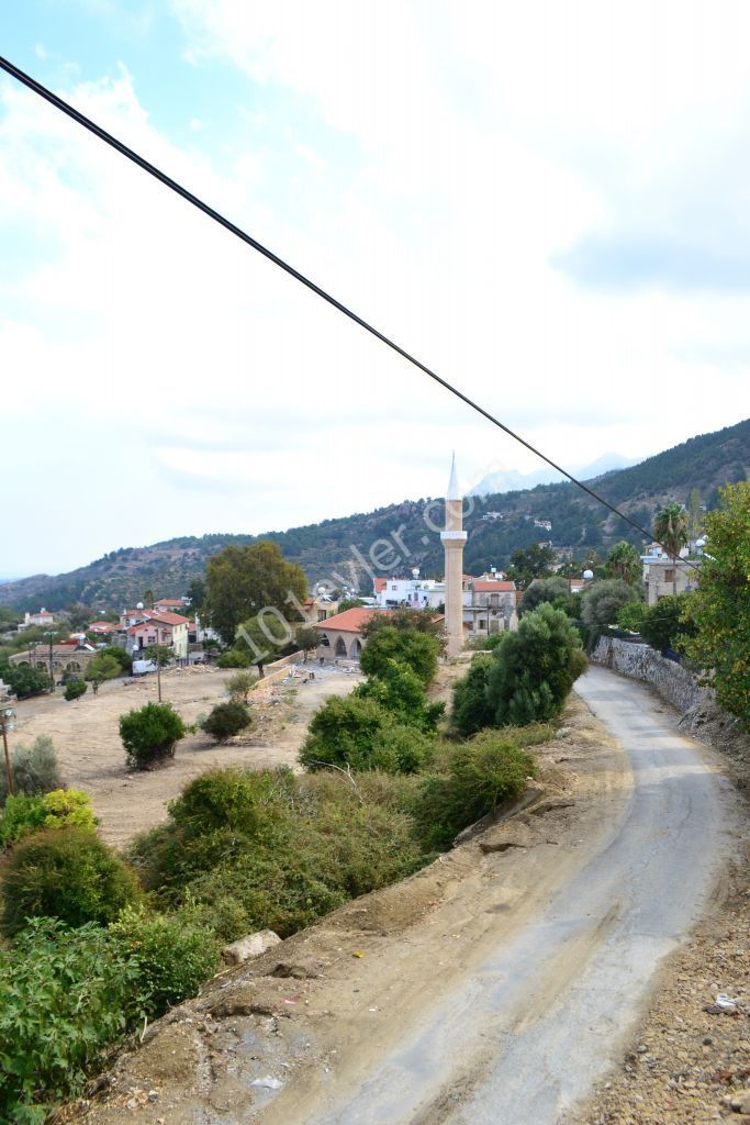 Girne Lapta satılık MÜSTAKİL EV