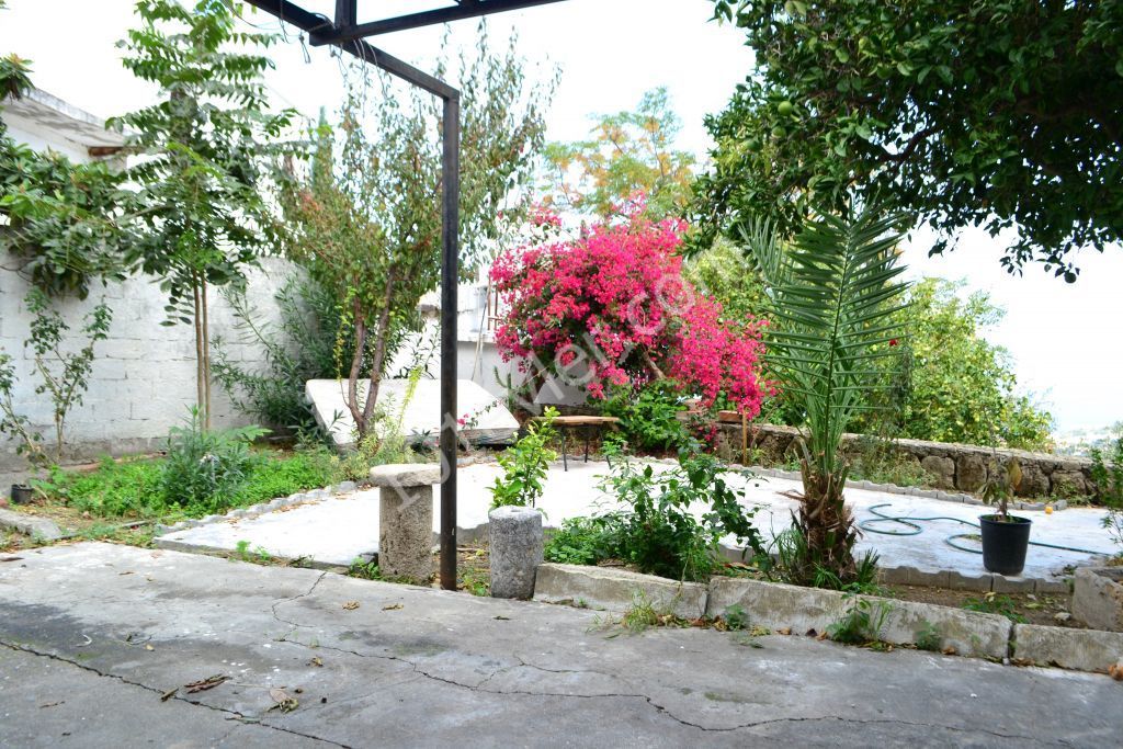 Detached House For Sale in Lapta, Kyrenia