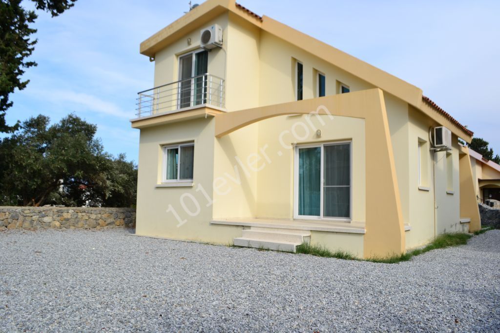 Girne Karşiyaka 3+1 villa