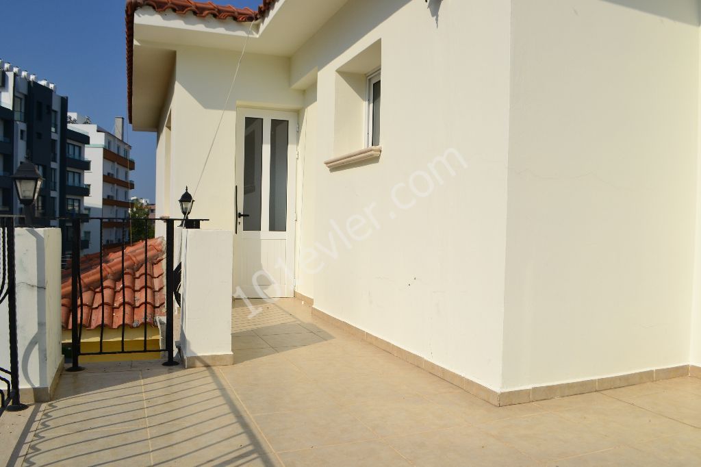 Penthouse To Rent in Girne Merkez, Kyrenia