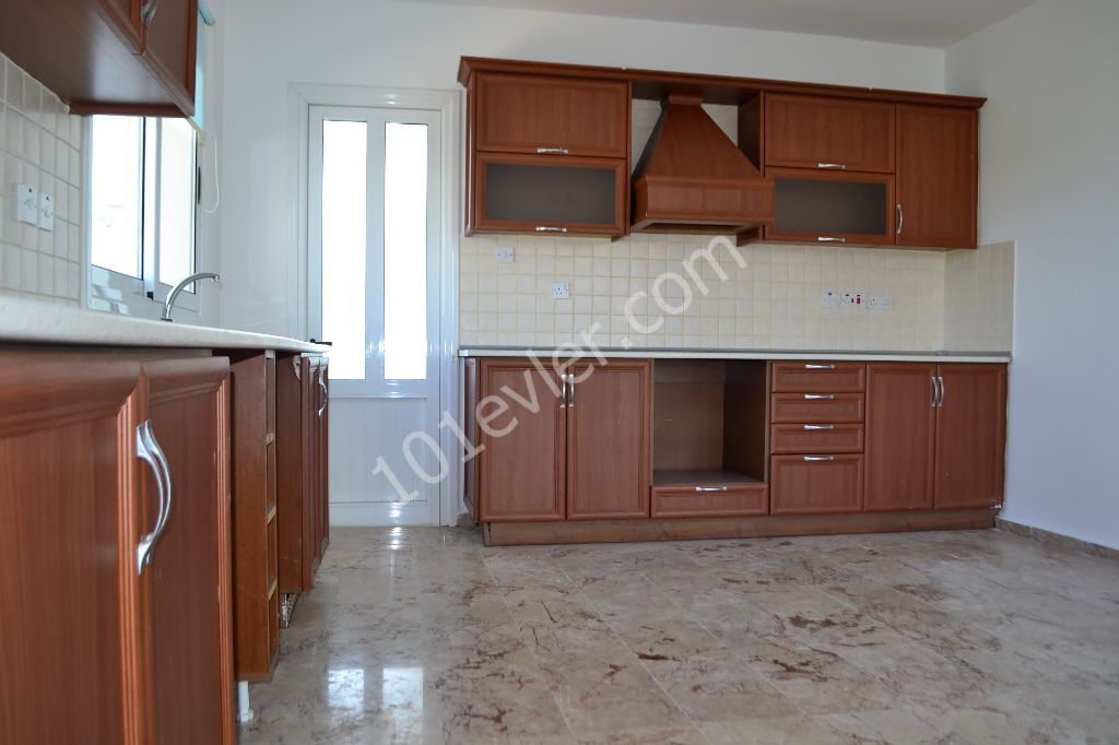 Penthouse To Rent in Girne Merkez, Kyrenia