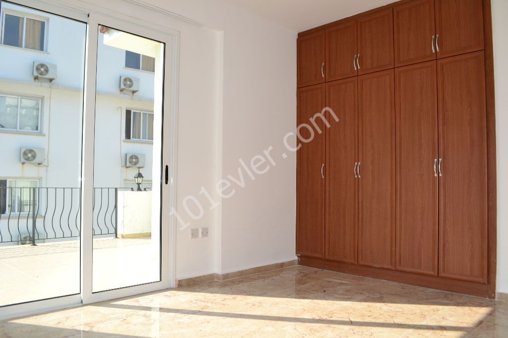 Girne merkezde (Şokmar/ Nusmar) KIRALIK 3+1 penthouse