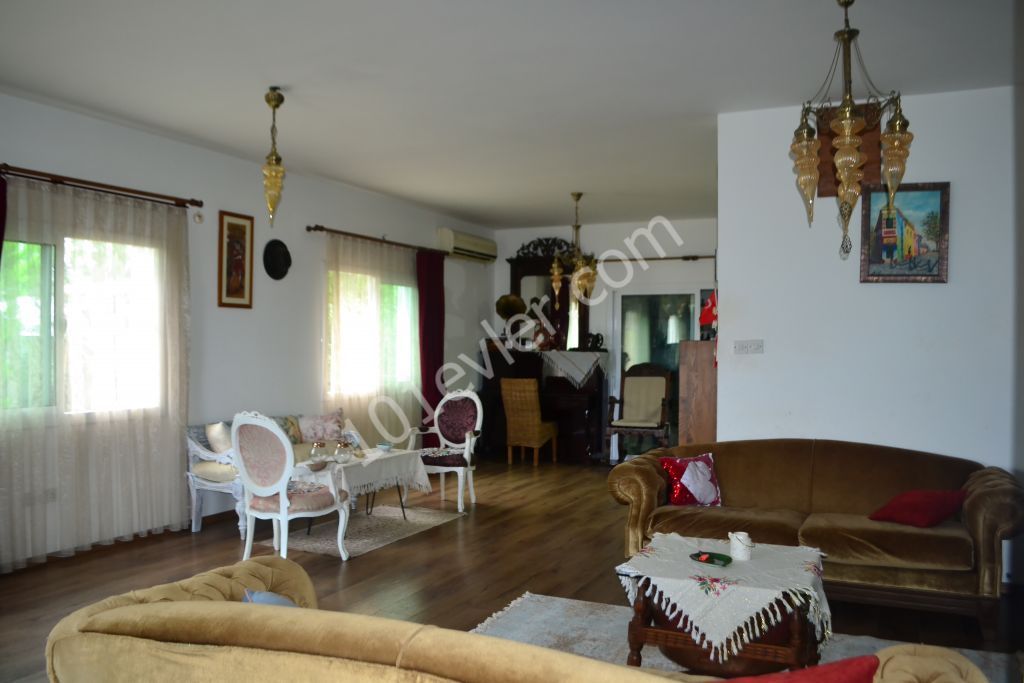 Semi Detached To Rent in Karaoğlanoğlu, Kyrenia