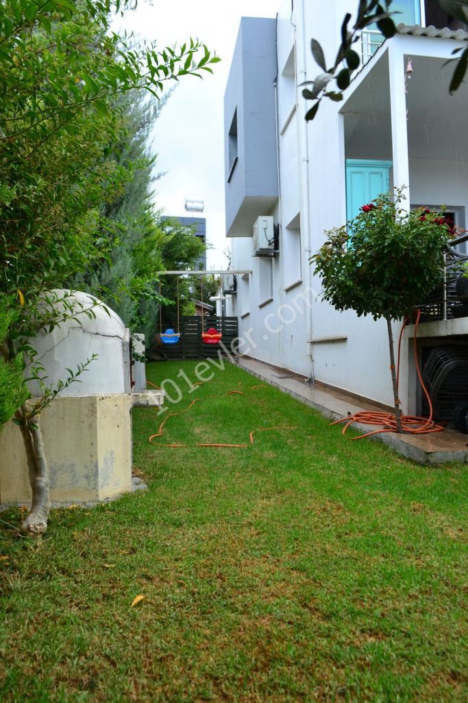 Semi Detached To Rent in Karaoğlanoğlu, Kyrenia