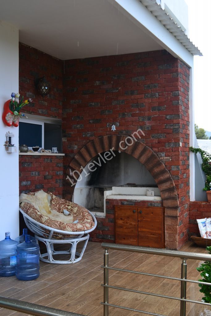 Semi Detached To Rent in Karaoğlanoğlu, Kyrenia