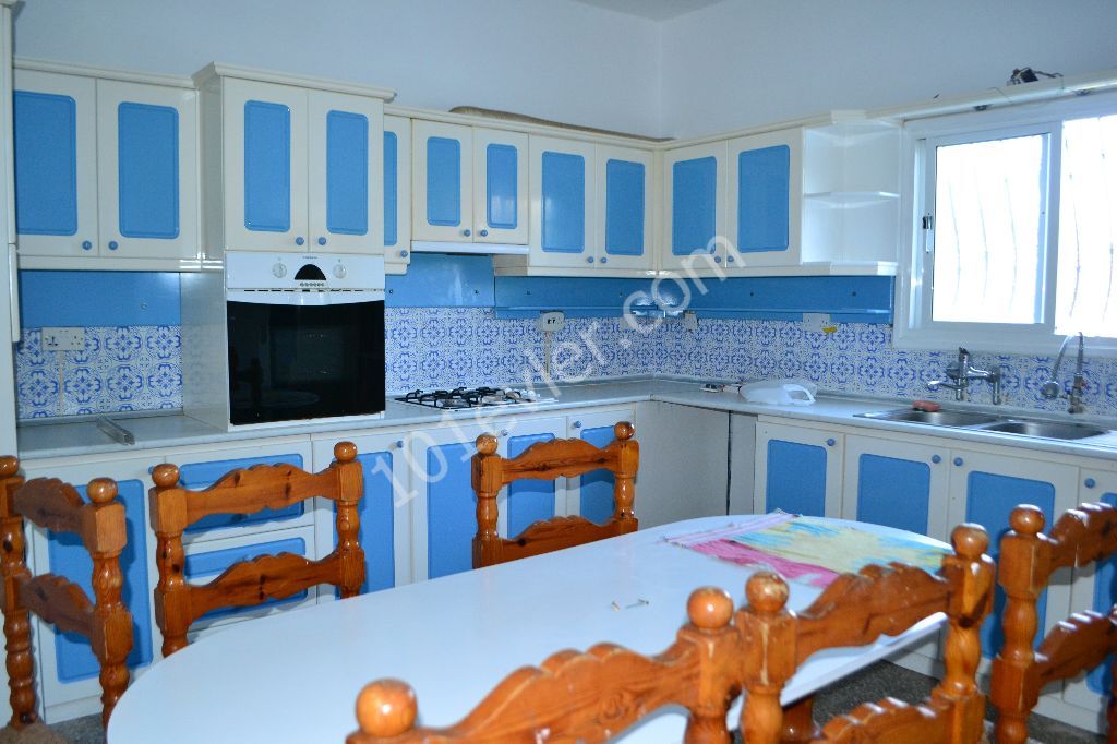 Detached House To Rent in Karaoğlanoğlu, Kyrenia