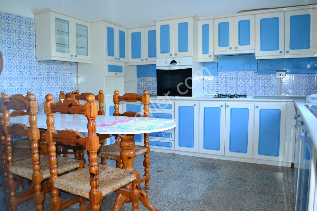 Detached House To Rent in Karaoğlanoğlu, Kyrenia