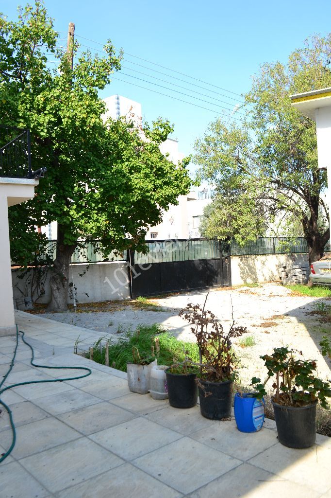 Flat To Rent in Karaoğlanoğlu, Kyrenia