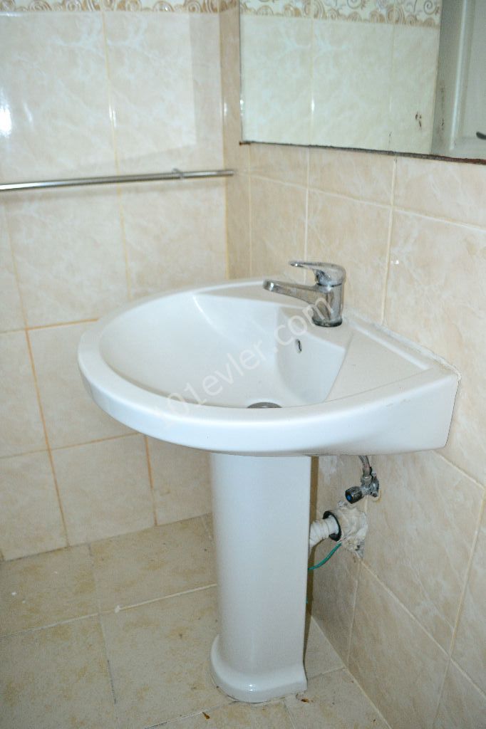 Flat To Rent in Karaoğlanoğlu, Kyrenia