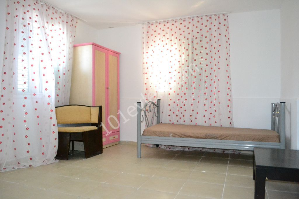 Flat To Rent in Karaoğlanoğlu, Kyrenia