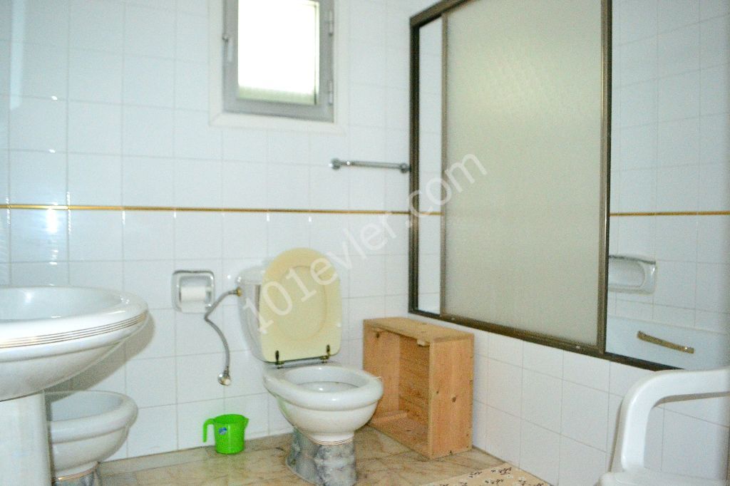 Detached House To Rent in Karaoğlanoğlu, Kyrenia