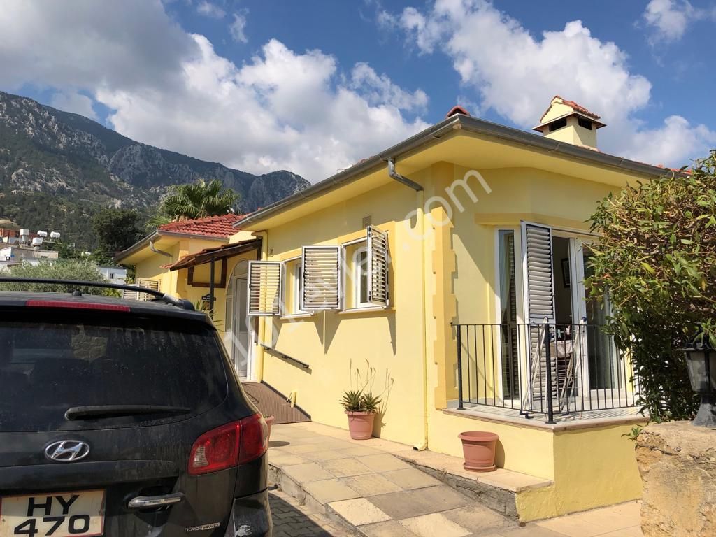 Detached House To Rent in Lapta, Kyrenia