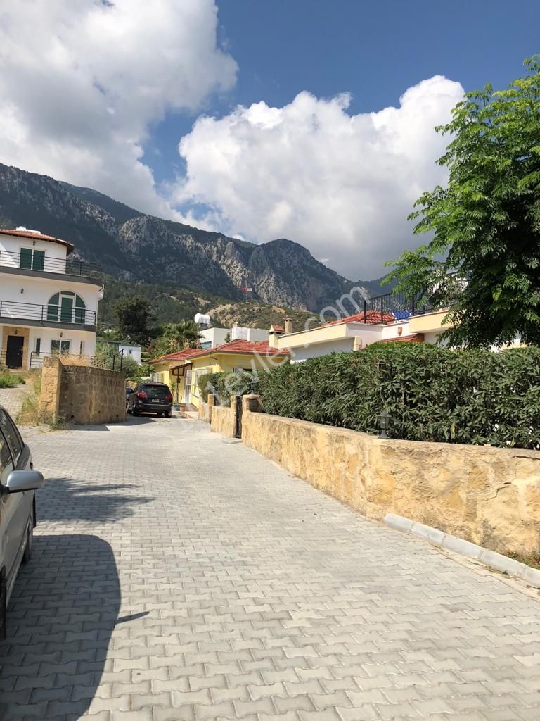 Detached House To Rent in Lapta, Kyrenia