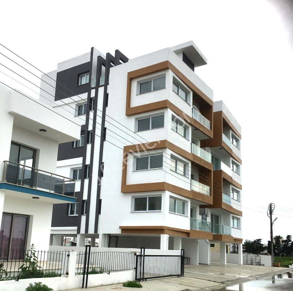 TITLE READY/READY TO MOVE IN/İN THE CİTY CENTRE OF FAMGUSTA BEHIND THE CITY MALL SHOPPING CENTRE FORSALE 2+1  LUXURY FLATS FROM THE OWNER(TEL NO:0548 8760007)