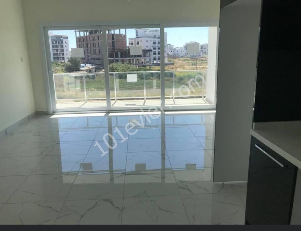 TITLE READY/READY TO MOVE IN/İN THE CİTY CENTRE OF FAMGUSTA BEHIND THE CITY MALL SHOPPING CENTRE FORSALE 2+1  LUXURY FLATS FROM THE OWNER(TEL NO:0548 8760007)