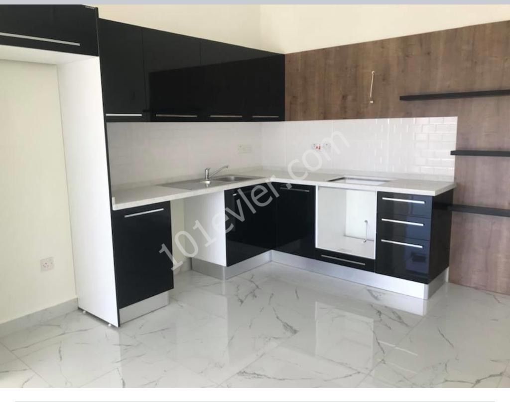 TITLE READY/READY TO MOVE IN/İN THE CİTY CENTRE OF FAMGUSTA BEHIND THE CITY MALL SHOPPING CENTRE FORSALE 2+1  LUXURY FLATS FROM THE OWNER(TEL NO:0548 8760007)