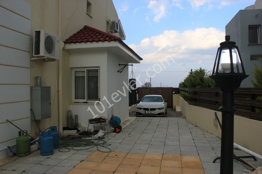 Sahibinden Müstakil Dağ ve Deniz Manzalı Villa Alsancak Fiyat Düştü