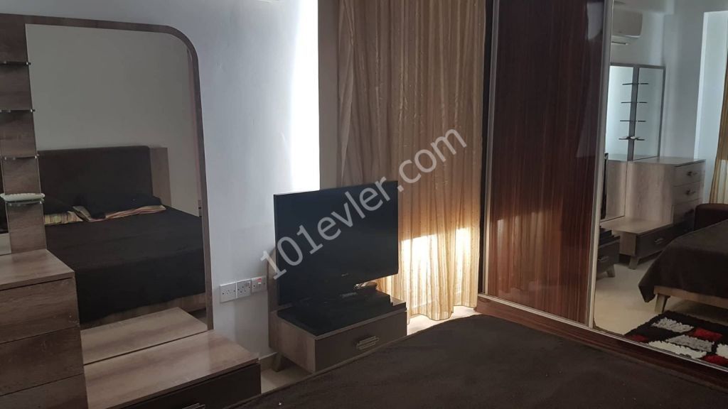 Flat To Rent in Alsancak, Kyrenia