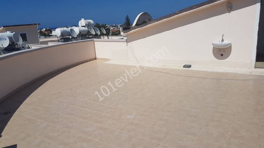 Flat To Rent in Alsancak, Kyrenia