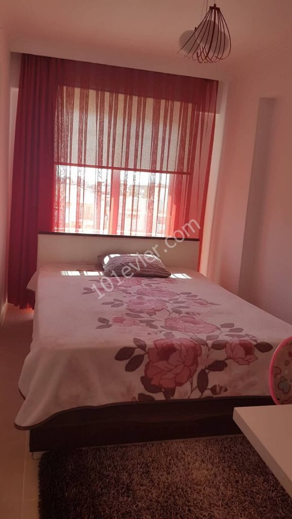 Flat To Rent in Alsancak, Kyrenia