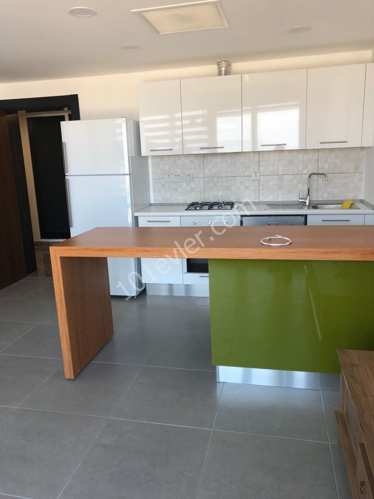 Flat To Rent in Girne Merkez, Kyrenia