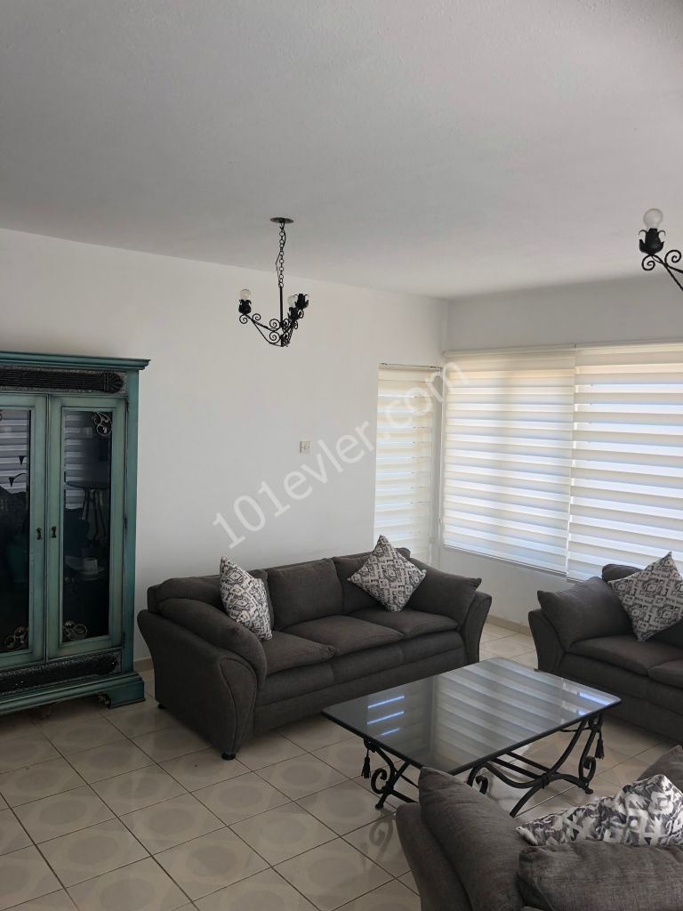 Penthouse To Rent in Girne Merkez, Kyrenia