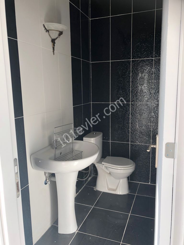 Flat To Rent in Karaoğlanoğlu, Kyrenia