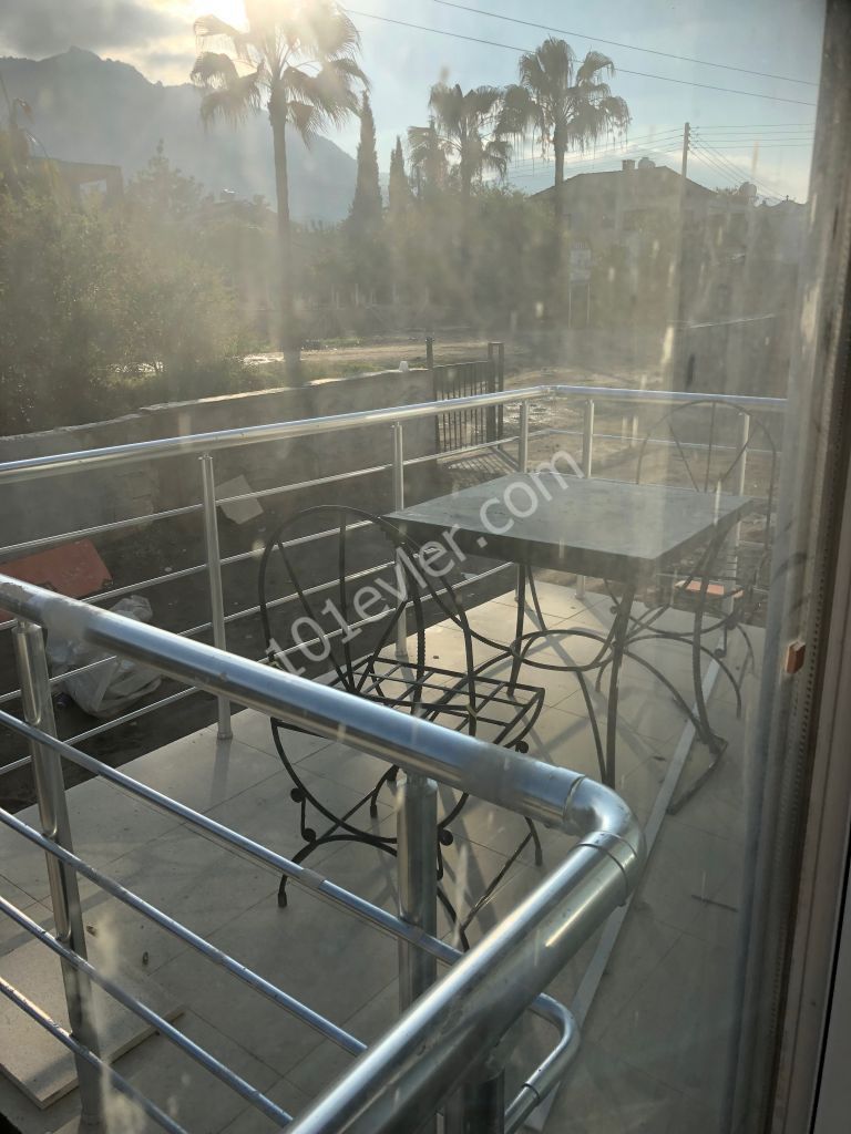 Flat To Rent in Karaoğlanoğlu, Kyrenia