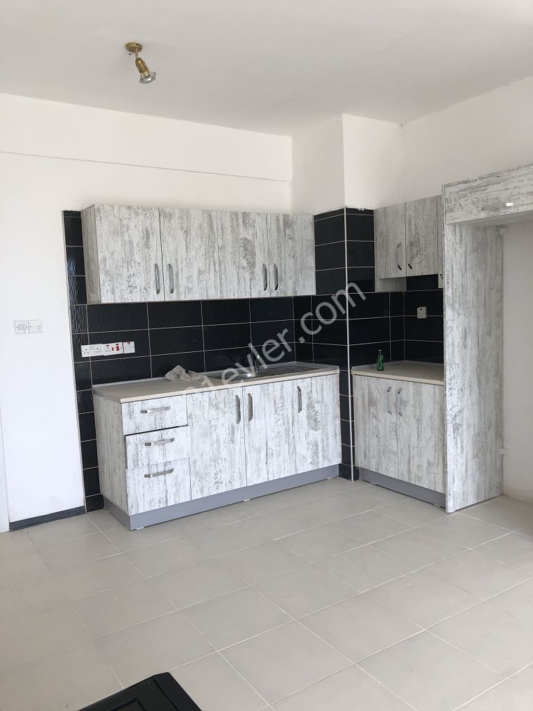 Flat To Rent in Karaoğlanoğlu, Kyrenia