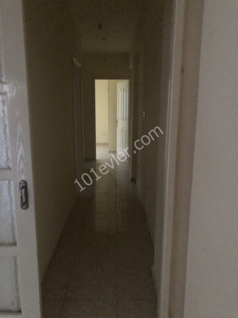 Flat To Rent in Zeytinlik, Kyrenia