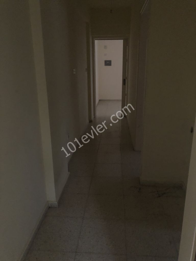 Flat To Rent in Zeytinlik, Kyrenia