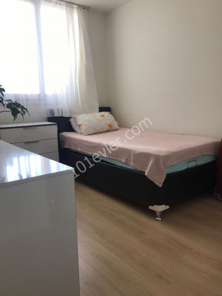 GİRNE KOTON ARKASINDA TÜRK KOÇANLI,  2+1 FULL EŞYALI DAİRE!!