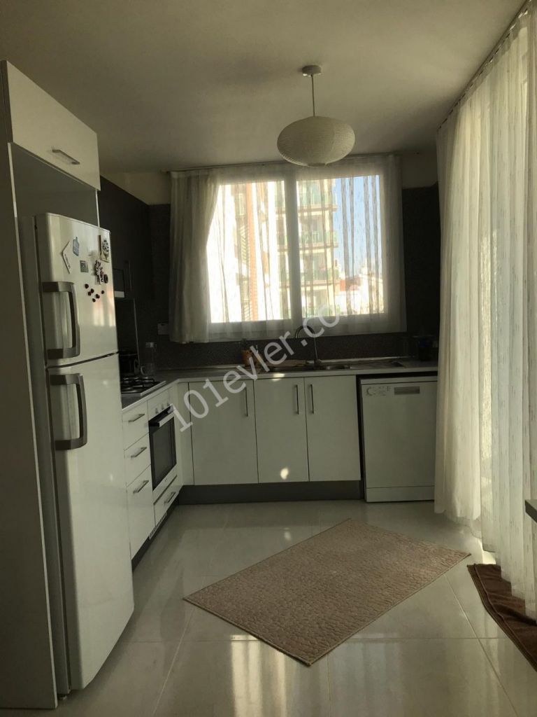 GİRNE KOTON ARKASINDA TÜRK KOÇANLI,  2+1 FULL EŞYALI DAİRE!!