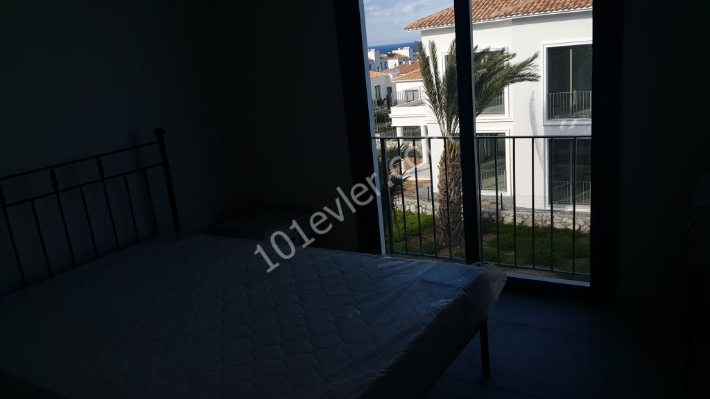 LUXURY 2+1 FLAT IN KIBRIS TOWN HOUSES