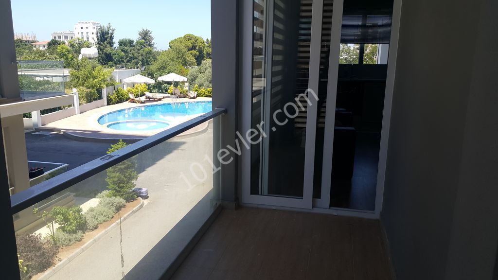 Girne Merkez'de Kiralık Lüx Residance 1+1 Daire!!!