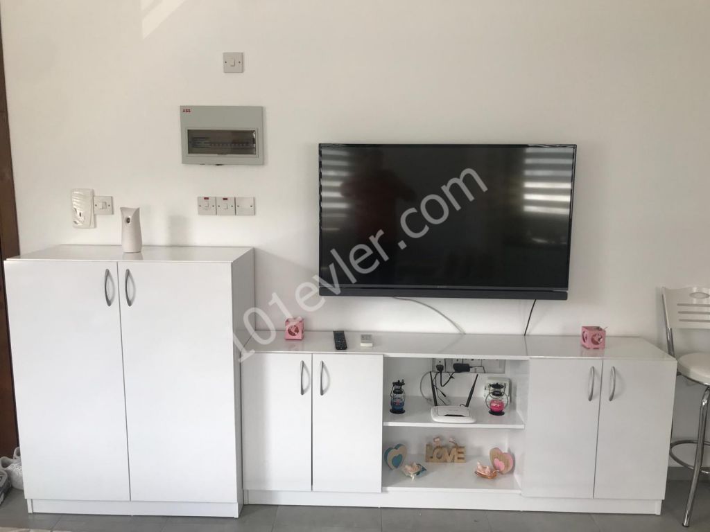 Flat To Rent in Zeytinlik, Kyrenia