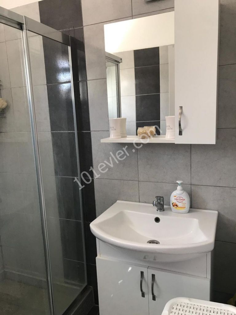 Flat To Rent in Zeytinlik, Kyrenia