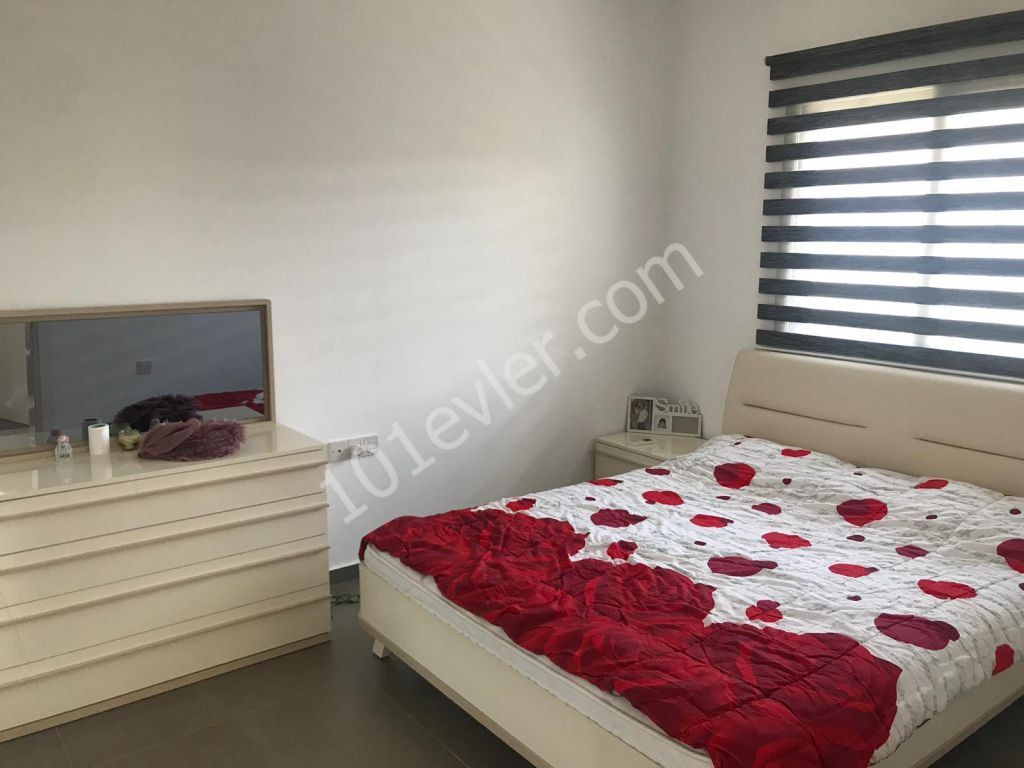 Flat To Rent in Zeytinlik, Kyrenia