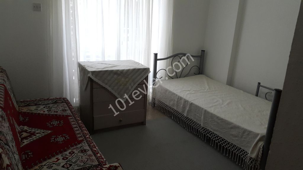 GİRNE AKPINAR PASTANESİ ÜSTÜNDE 160m2 3+1 DAİRE!!!