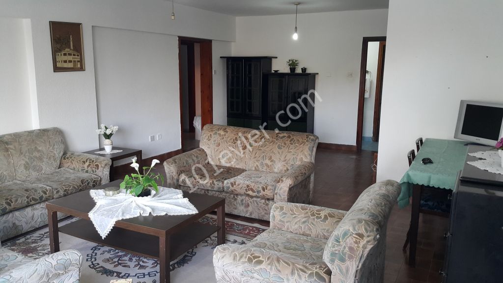 GİRNE AKPINAR PASTANESİ ÜSTÜNDE 160m2 3+1 DAİRE!!!