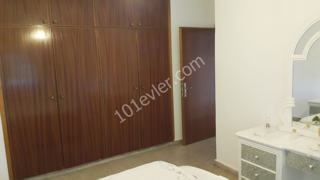 GİRNE AKPINAR PASTANESİ ÜSTÜNDE 160m2 3+1 DAİRE!!!