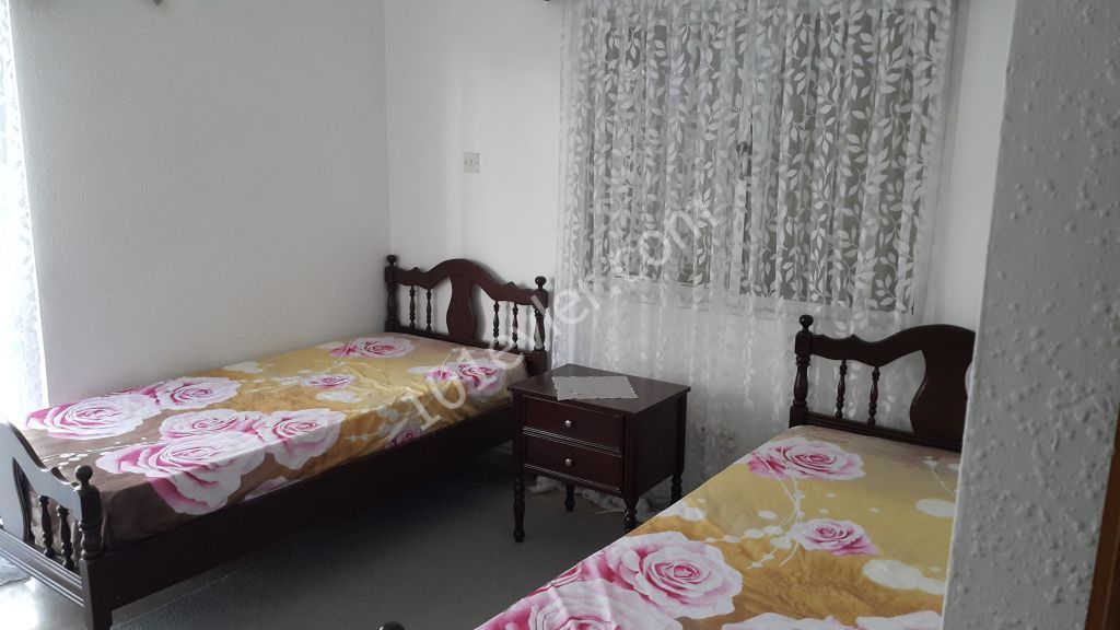 GİRNE AKPINAR PASTANESİ ÜSTÜNDE 160m2 3+1 DAİRE!!!