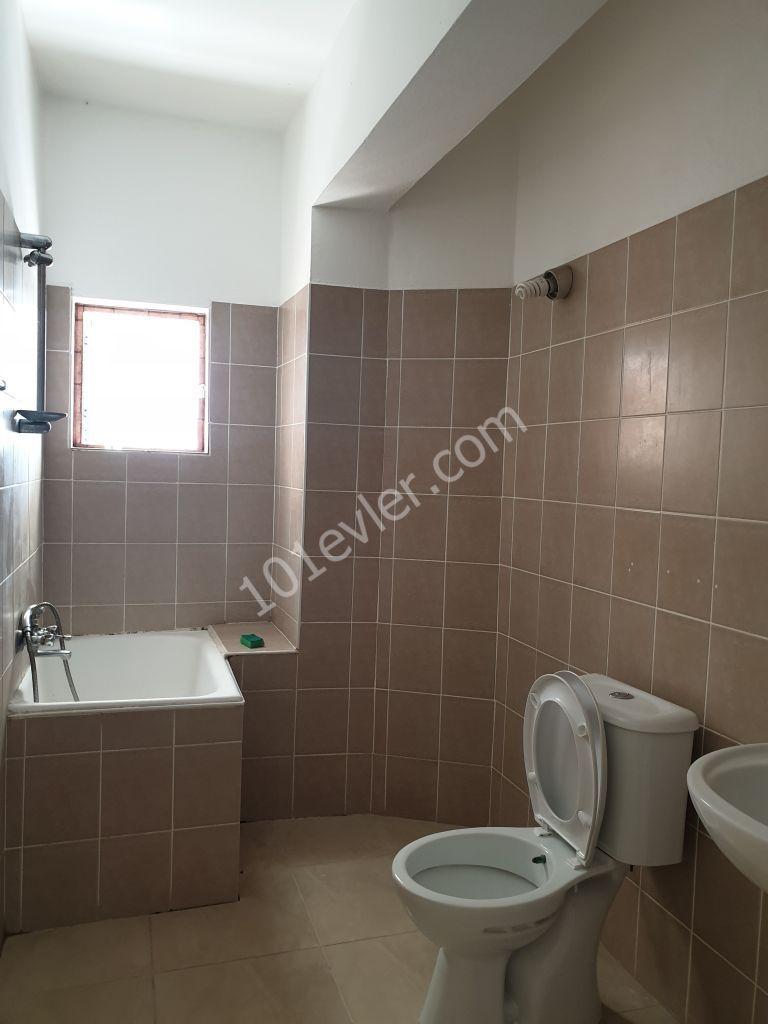 Flat To Rent in Girne Merkez, Kyrenia